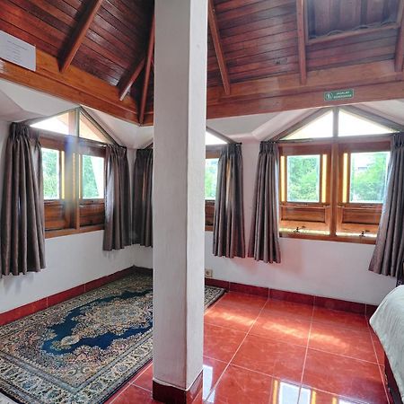Pele Guesthouse Bandung Esterno foto