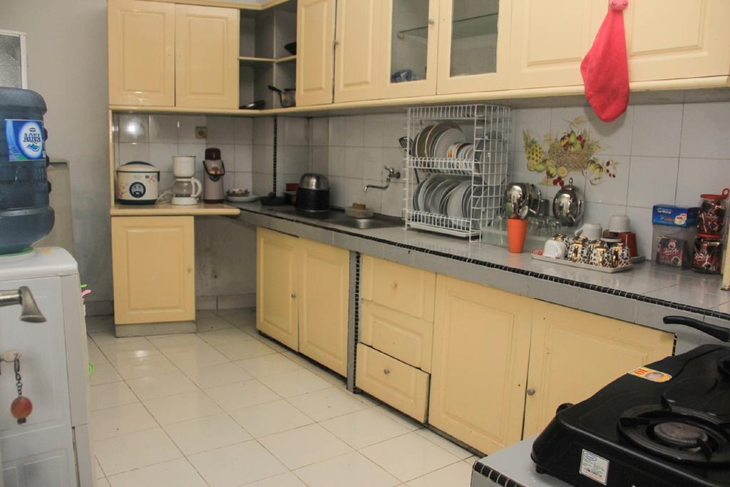 Pele Guesthouse Bandung Esterno foto
