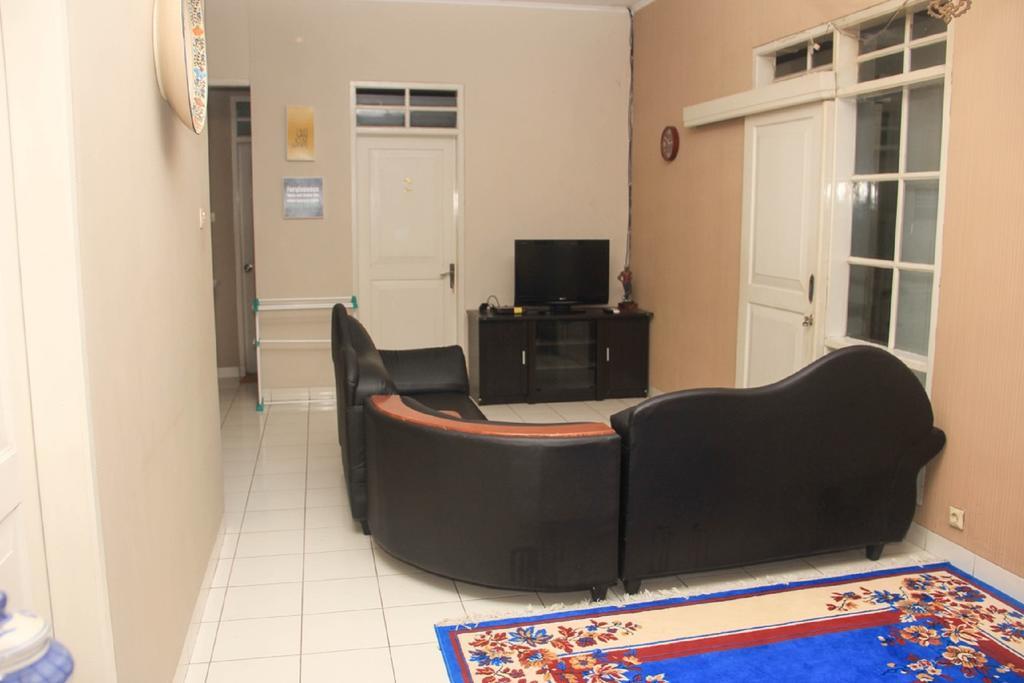Pele Guesthouse Bandung Esterno foto
