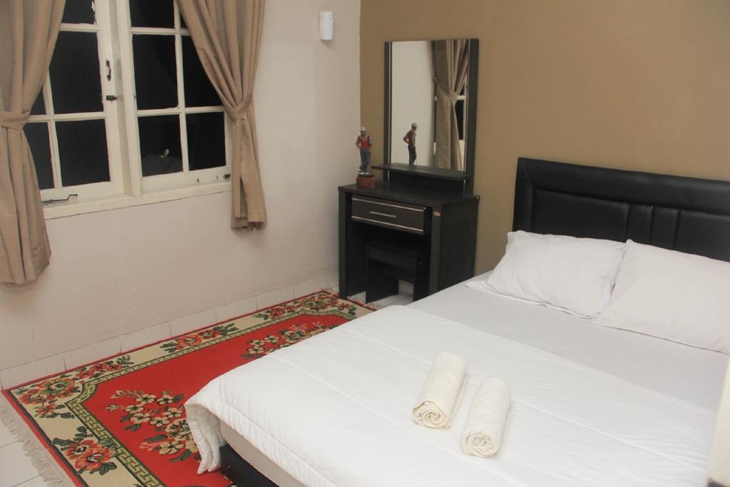 Pele Guesthouse Bandung Esterno foto