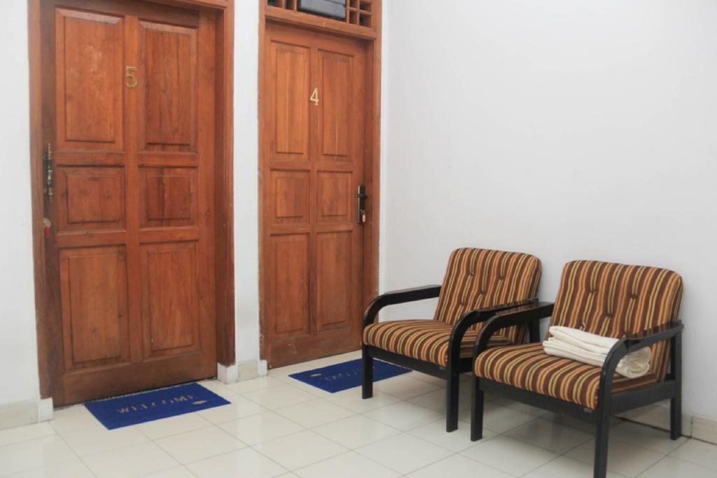 Pele Guesthouse Bandung Esterno foto