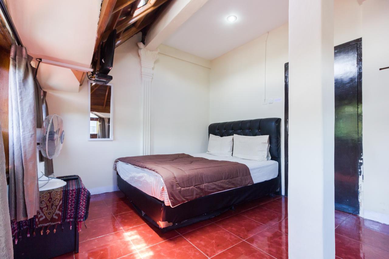 Pele Guesthouse Bandung Esterno foto