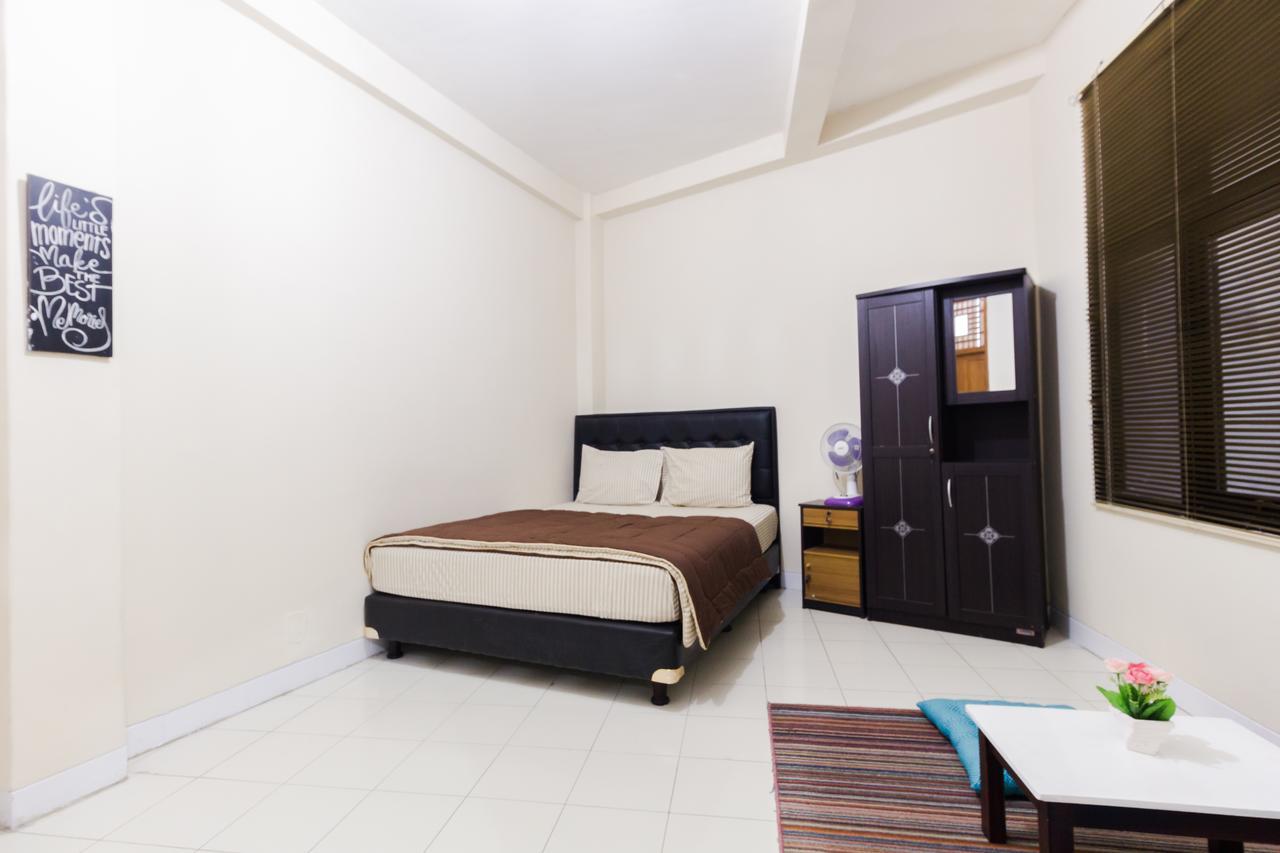 Pele Guesthouse Bandung Esterno foto