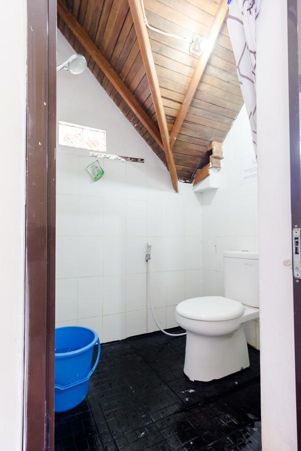 Pele Guesthouse Bandung Esterno foto